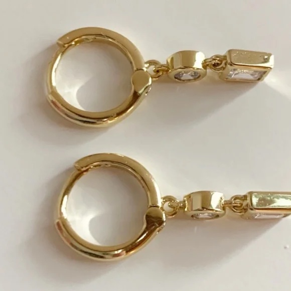 NEW SHASHI Drop Huggie Earrings - Picture 4 of 7